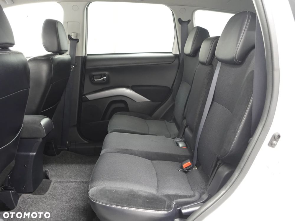 Mitsubishi Outlander - 21