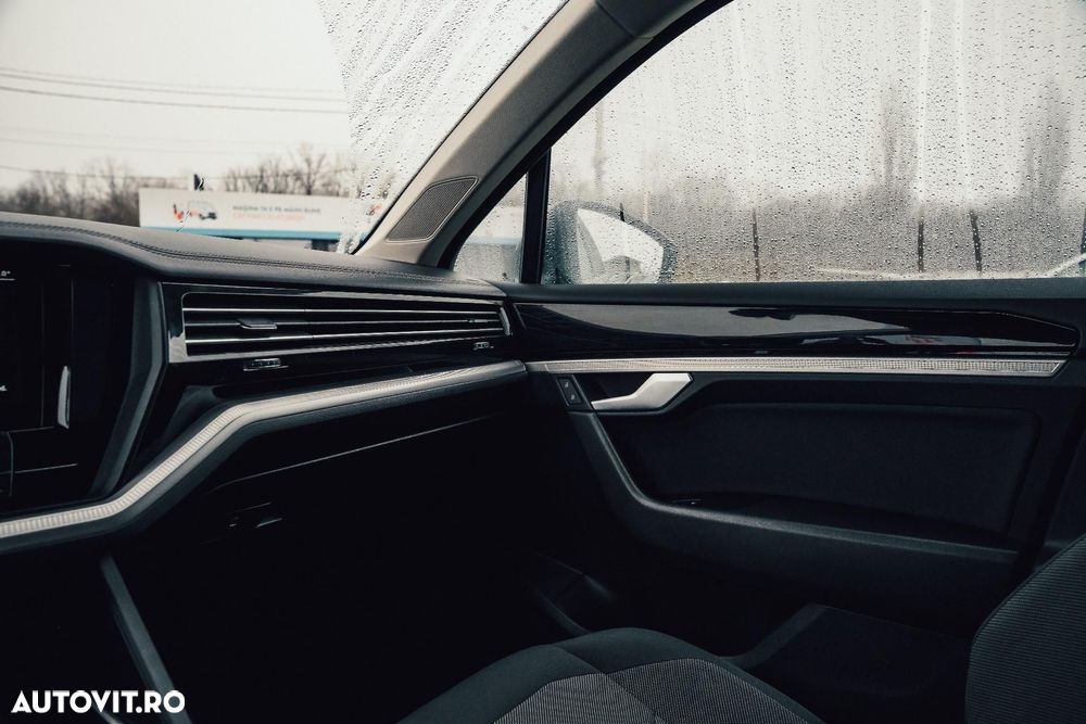 Volkswagen Touareg - 11