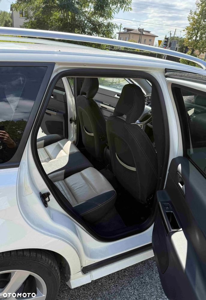 Volvo V50 D3 R-Design - 10