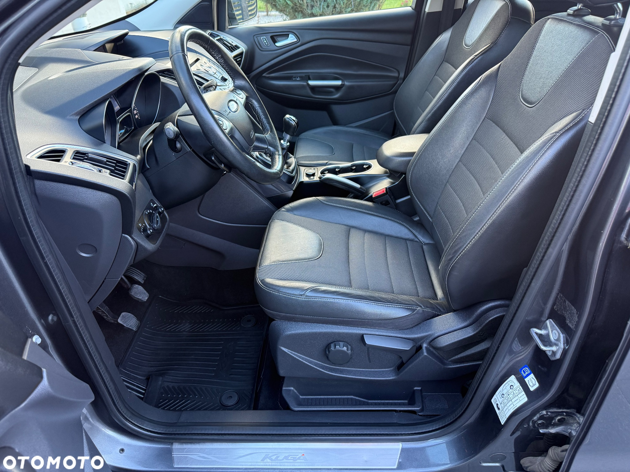 Ford Kuga 1.5 EcoBoost 2x4 Titanium - 12