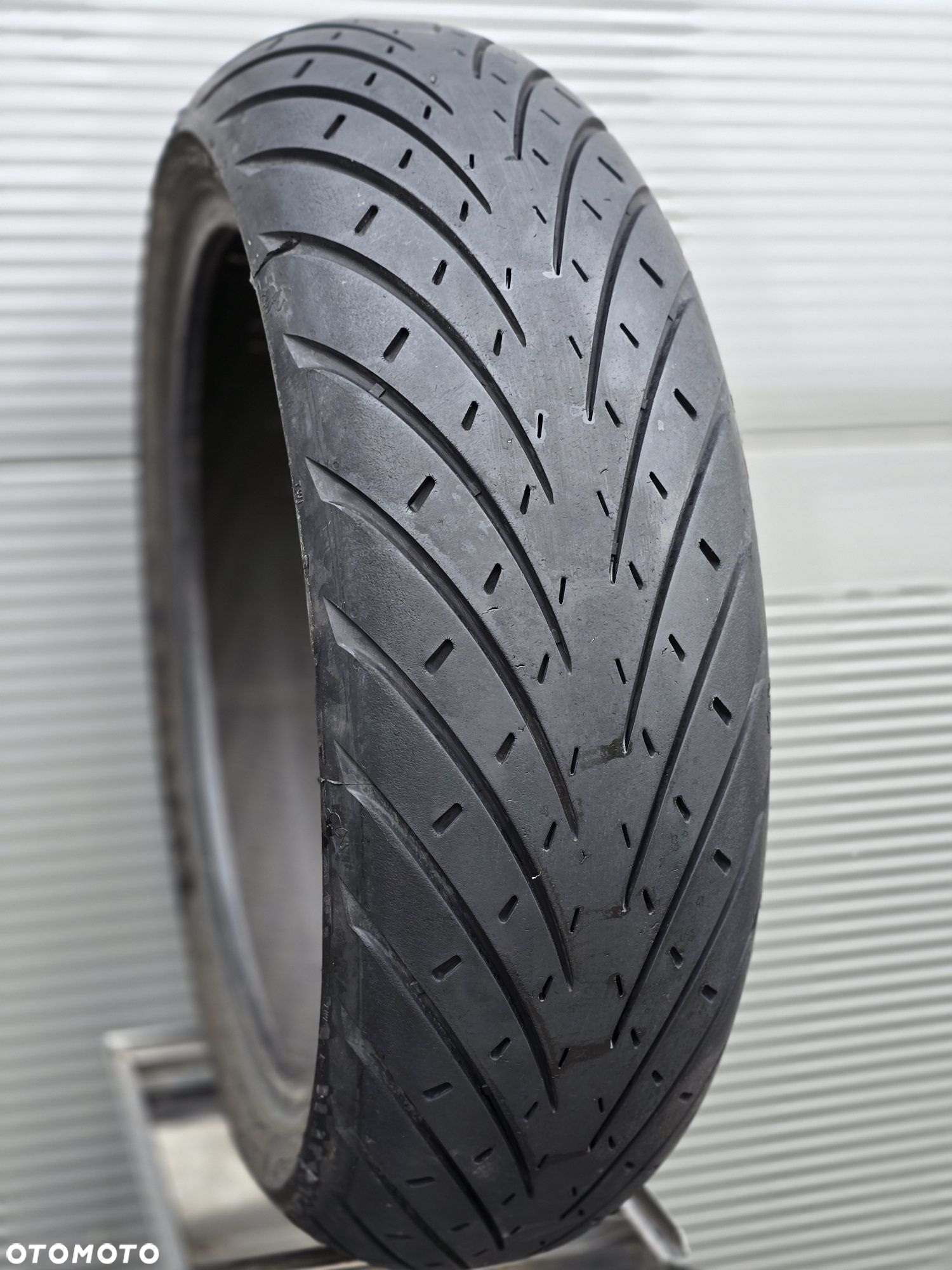 Opona Metzeler Roadtec 01 180/55/17 ponad 4mm - 2