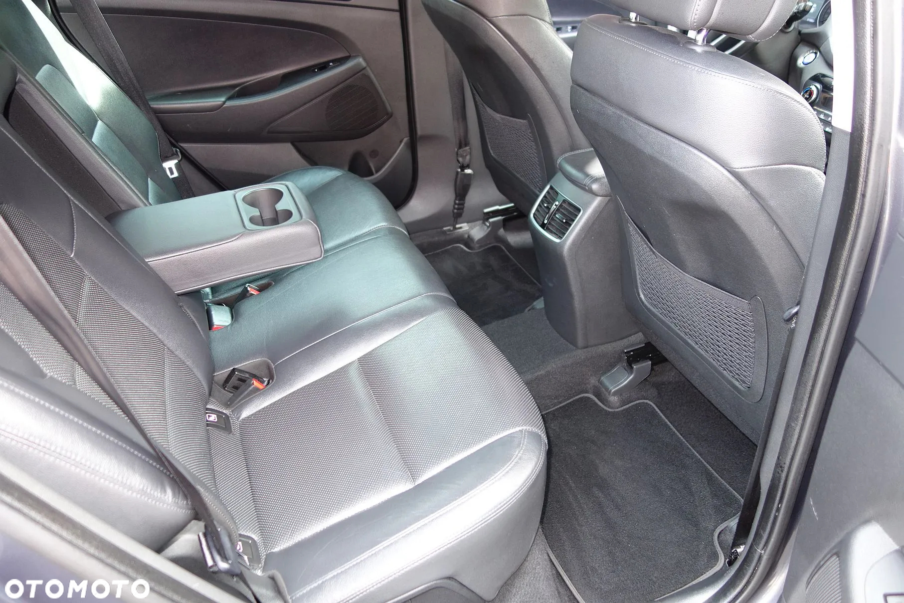 Hyundai Tucson 1.7 CRDI BlueDrive Style 2WD - 29