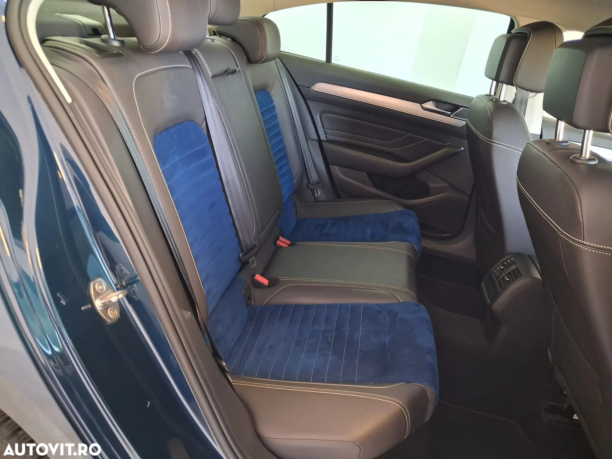 Volkswagen Passat 2.0 TDI DSG Highline - 8