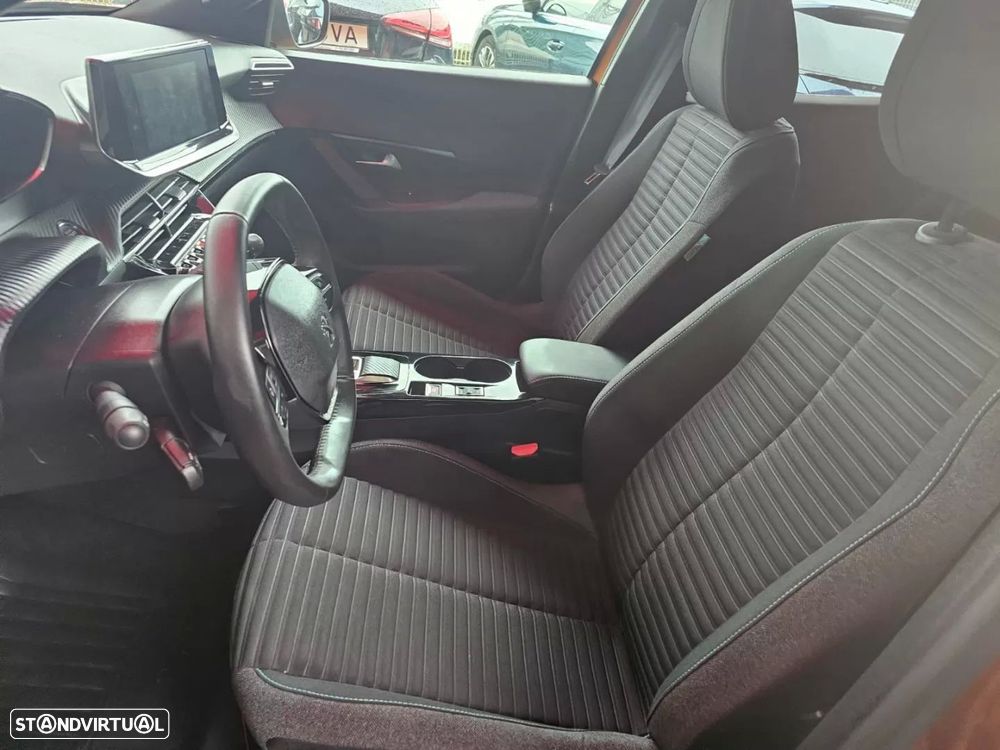 Peugeot e-2008 50 kWh Style - 8