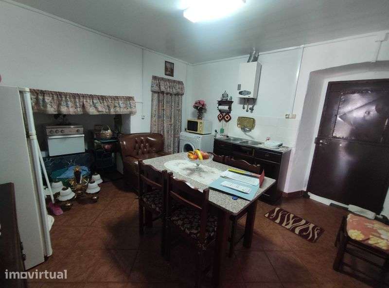Moradia na castiça aldeia de S. Vicente de Valongo - Grande imagem: 5/12