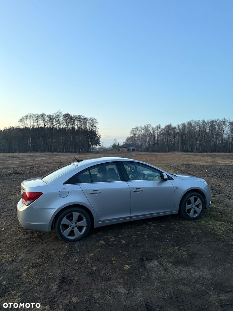Chevrolet Cruze 1.8 LT - 2