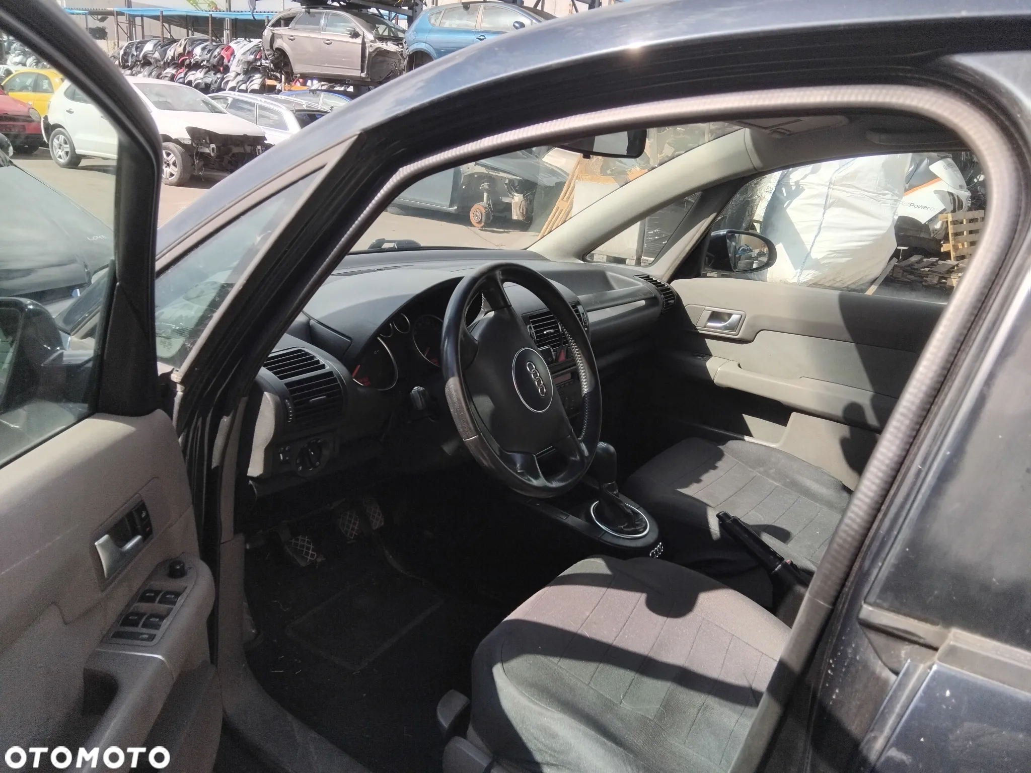 Audi A2 z silnikiem 1,4 tdi ozn. AMF I skrzynią EWQ lakier LZ5Q - 4