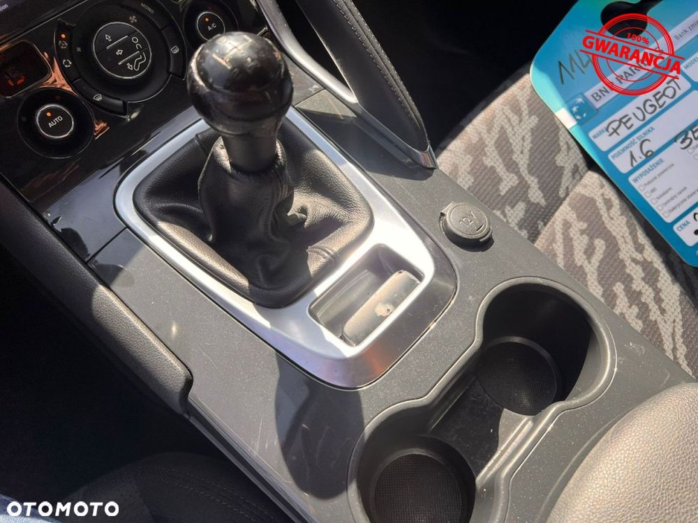 Peugeot 3008 120 VTi Premium - 24