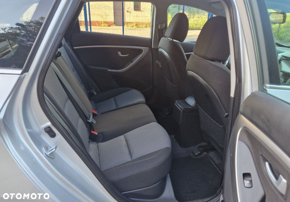 Hyundai i30 blue Kombi 1.6 GDi YES Silver - 26