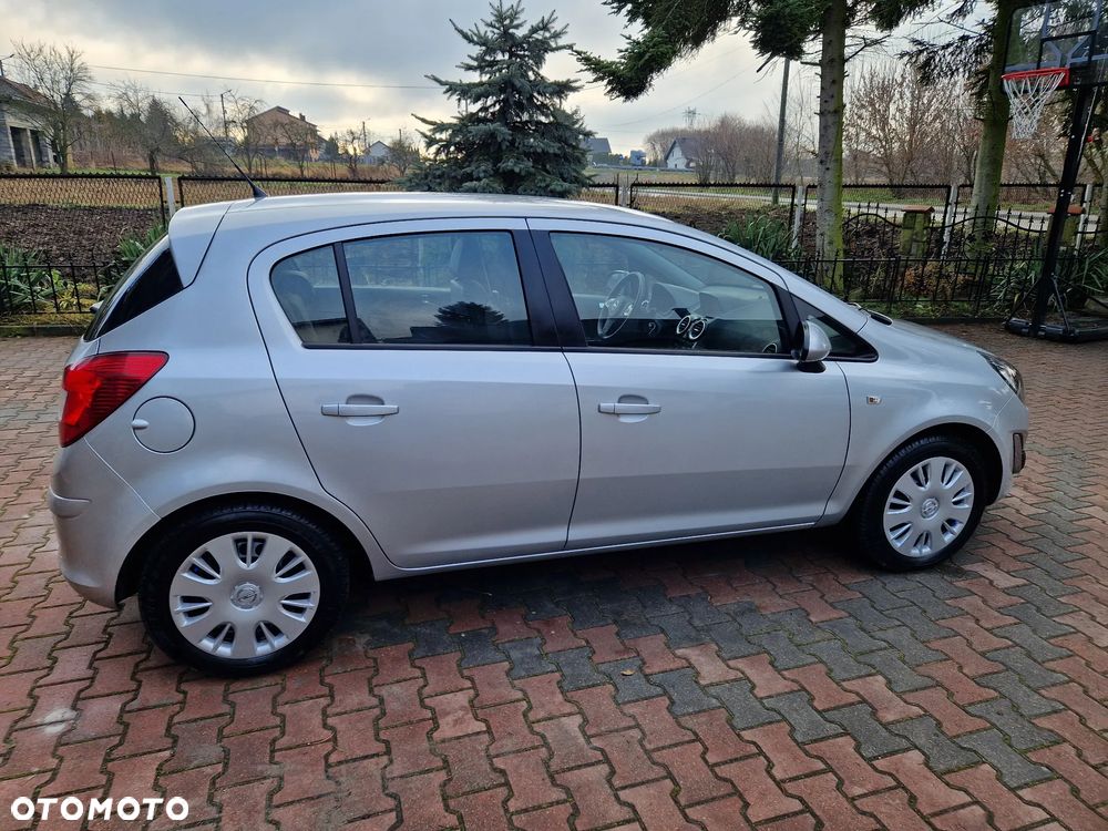 Opel Corsa 1.4 16V Cosmo - 37