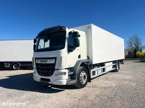 DAF LF 290 / Chłodnia / Euro 6 / Winda /