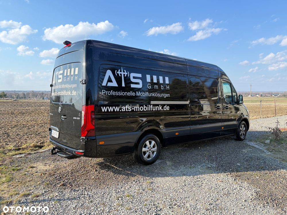 Mercedes-Benz 319 - 7