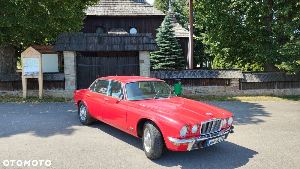 Jaguar XJ - 9