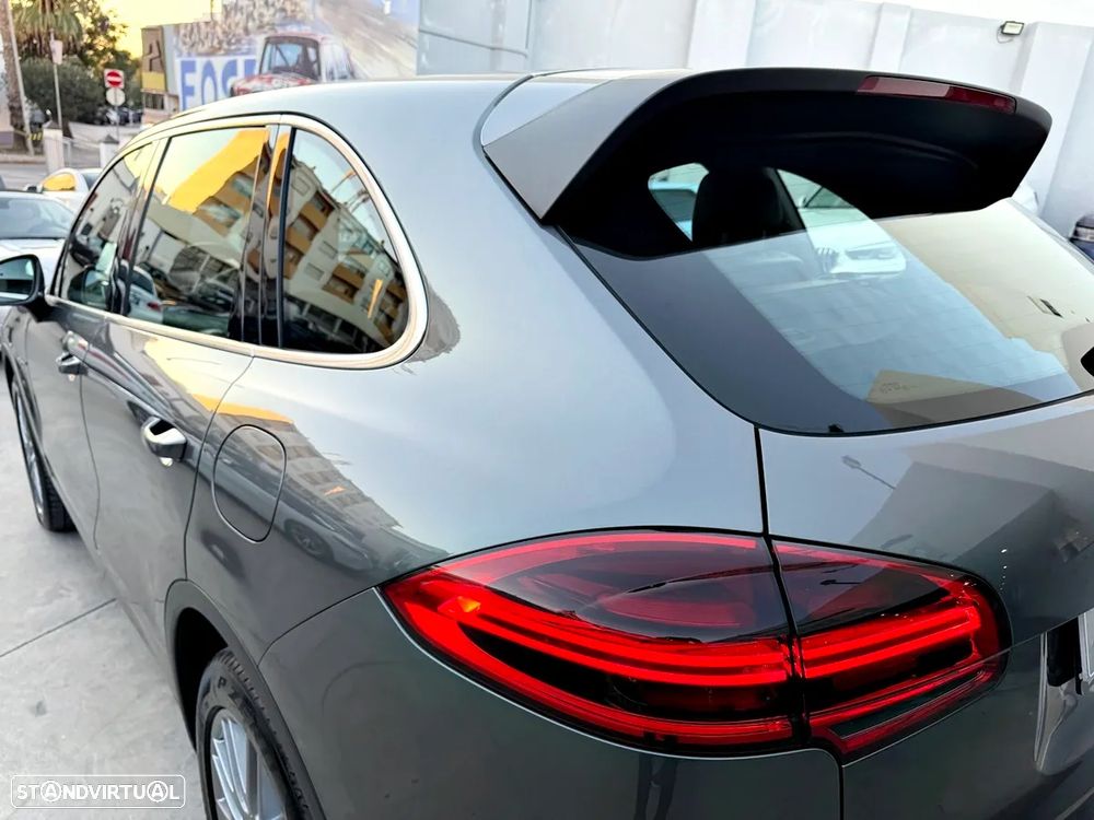 Porsche Cayenne S Hybrid - 50