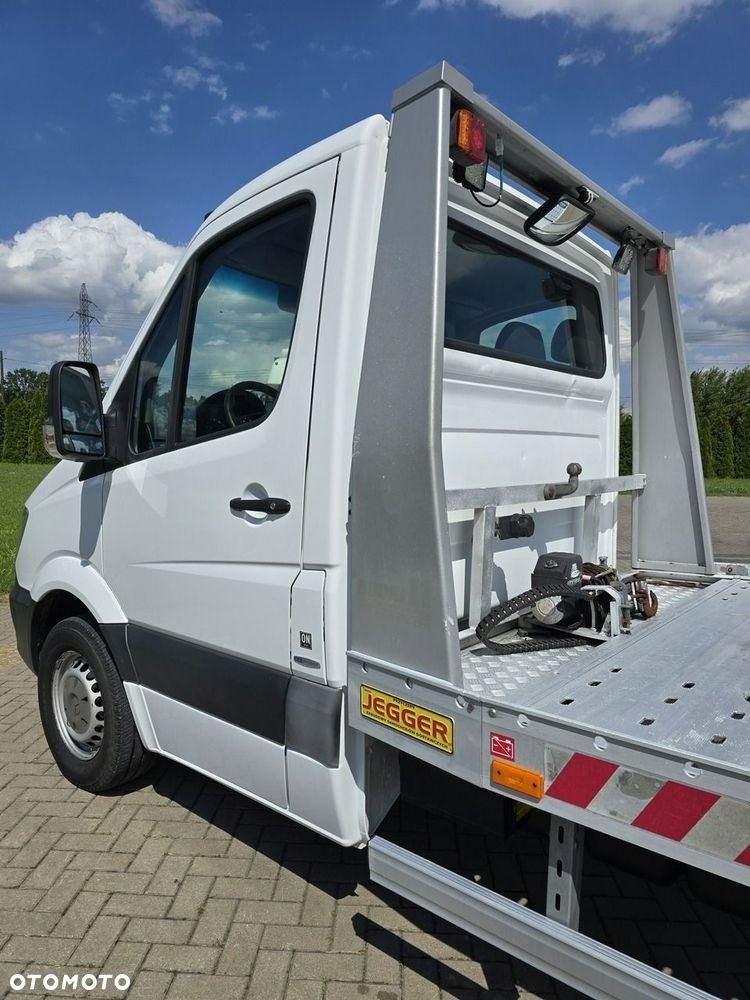 Mercedes-Benz Sprinter - 13