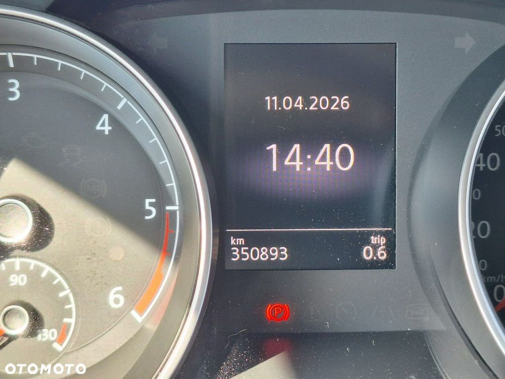 Volkswagen Touran 2.0 TDI BMT Comfortline - 29