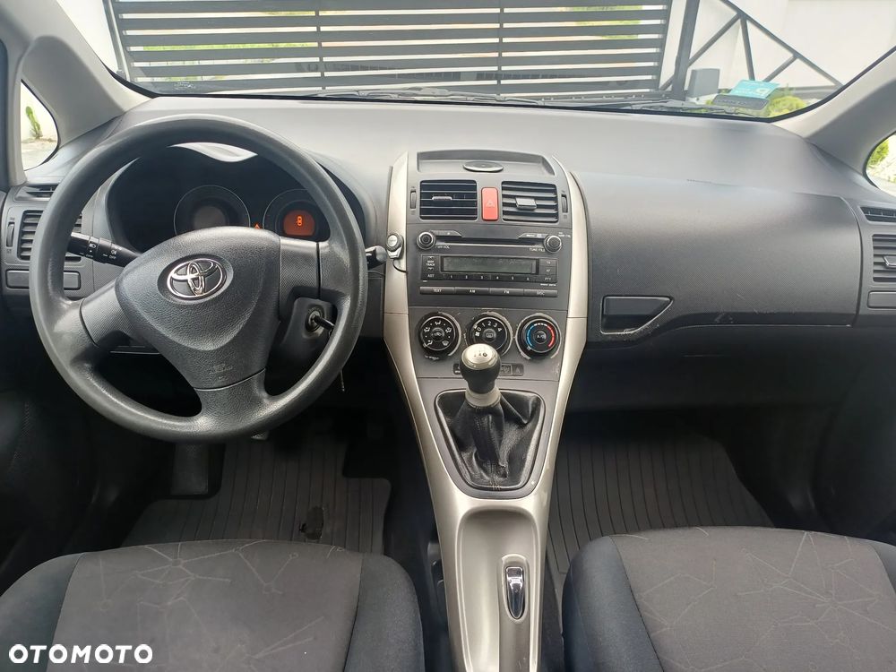 Toyota Auris 1.4 D-4D Terra - 18
