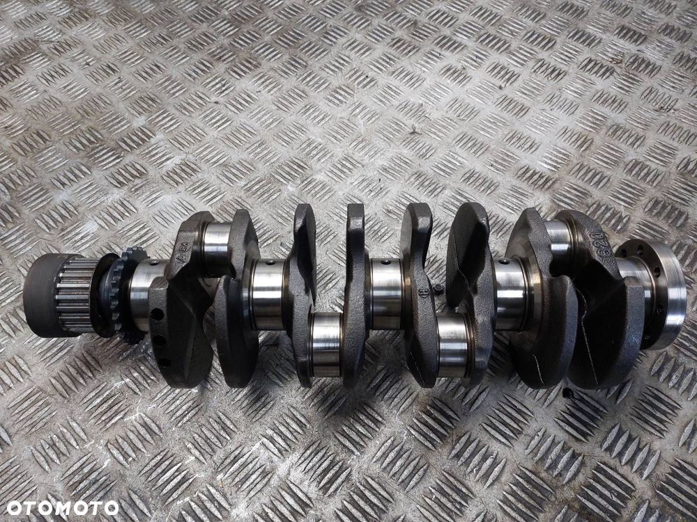 WAŁ KORBOWY TOYOTA COROLLA E11 1.9 D 1WZ - 2