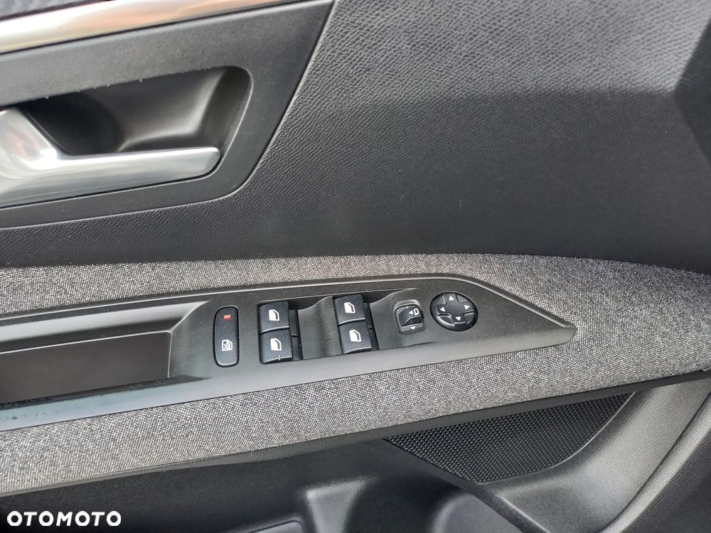 Peugeot 3008 BlueHDi 130 Stop & Start EAT8 Active Business-Paket - 30