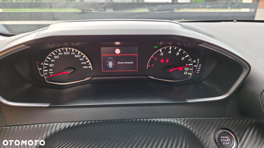 Peugeot 208 PureTech 100 Allure - 21