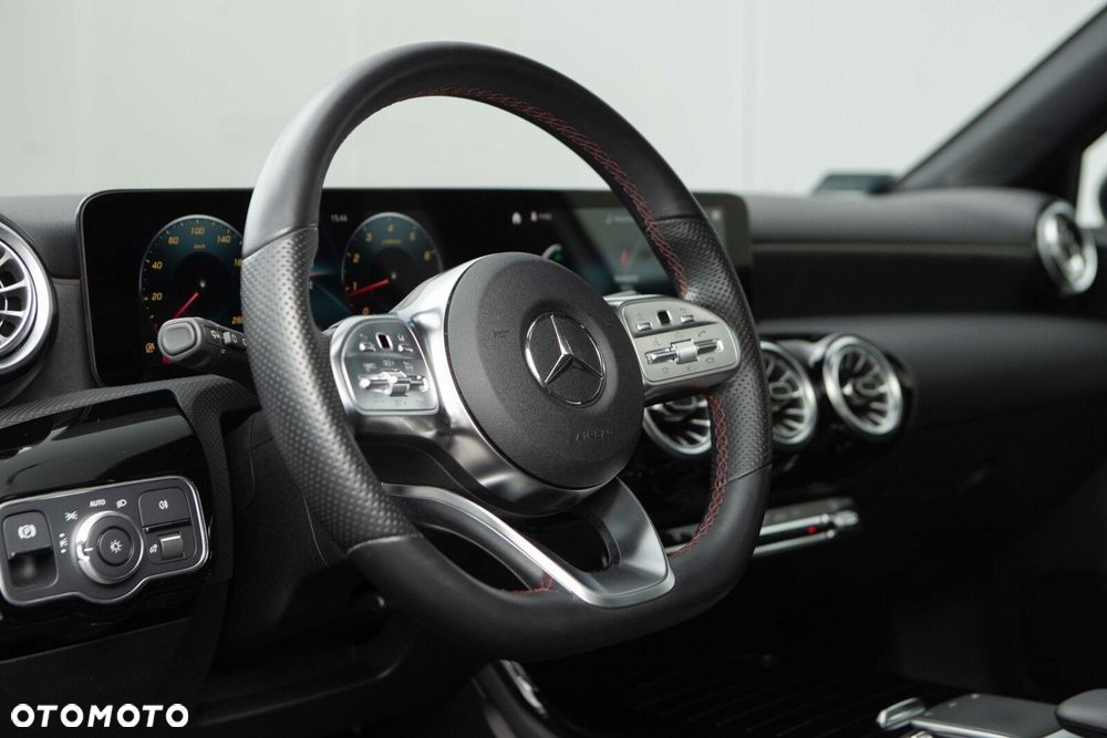 Mercedes-Benz Klasa A 180 AMG Line 7G-DCT - 21