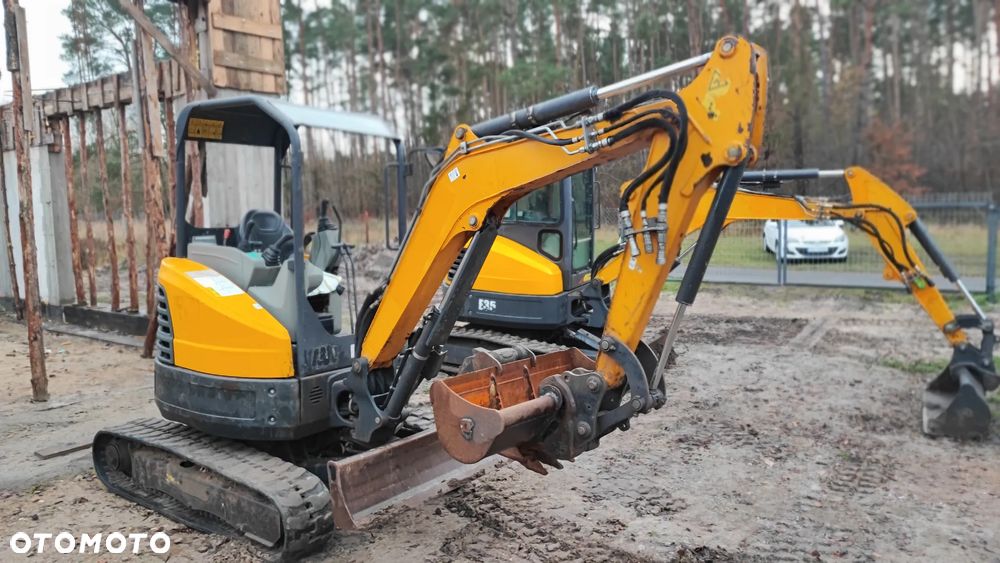 Bobcat E35, 3 łyżki - 1