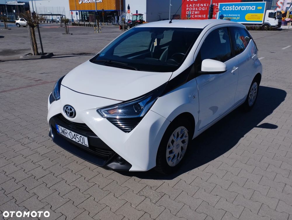 Toyota Aygo x-play - 1