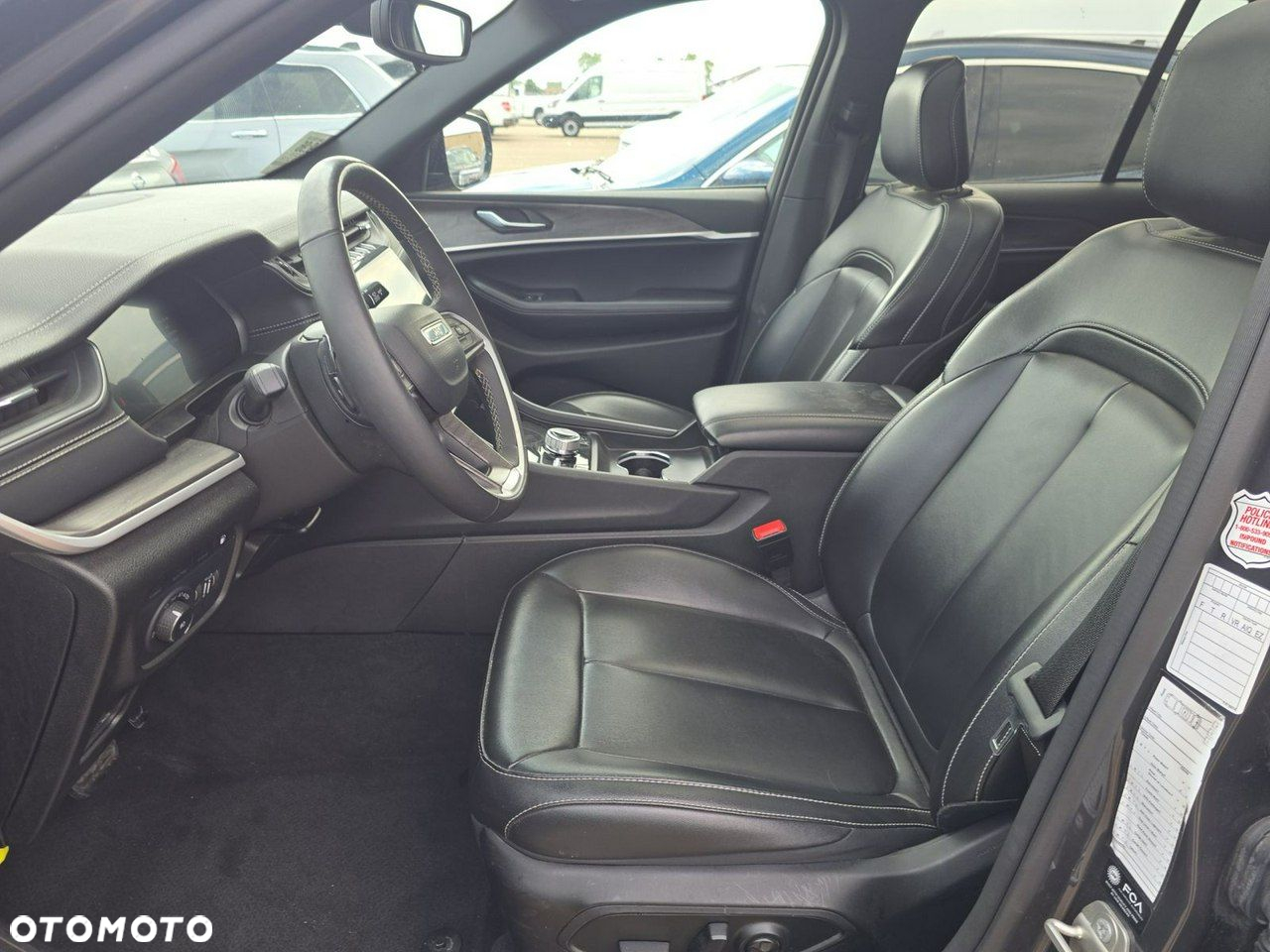 Jeep Grand Cherokee - 11