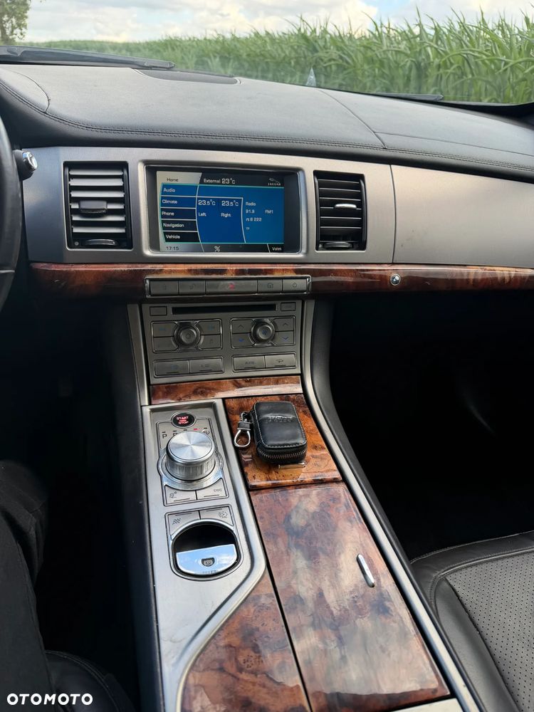 Jaguar XF 3.0 V6 S Luxury - 3