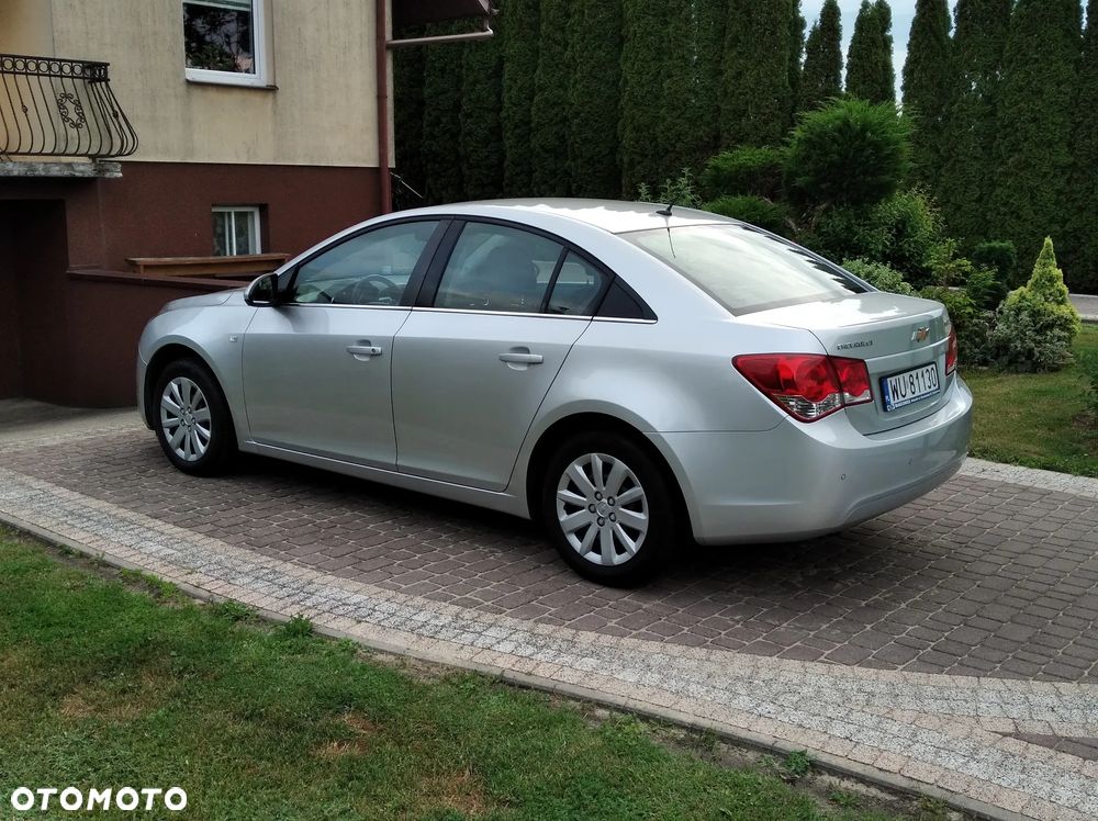 Chevrolet Cruze 1.6 LS - 36