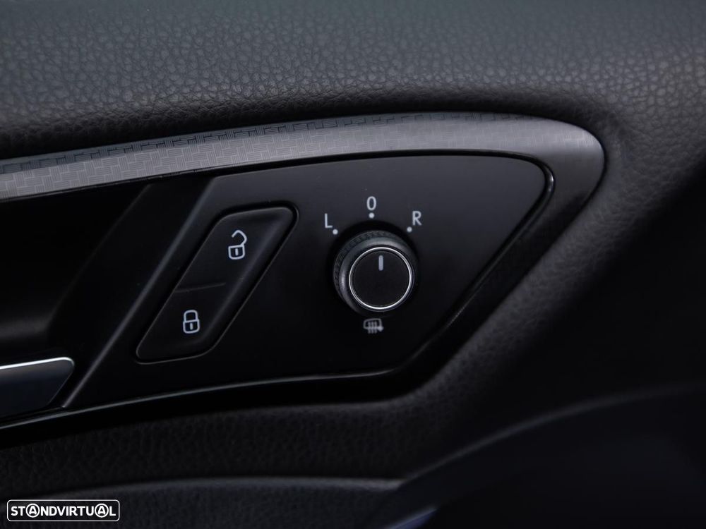 Volkswagen Golf 2.0 TSI R DSG — fotografia 14
