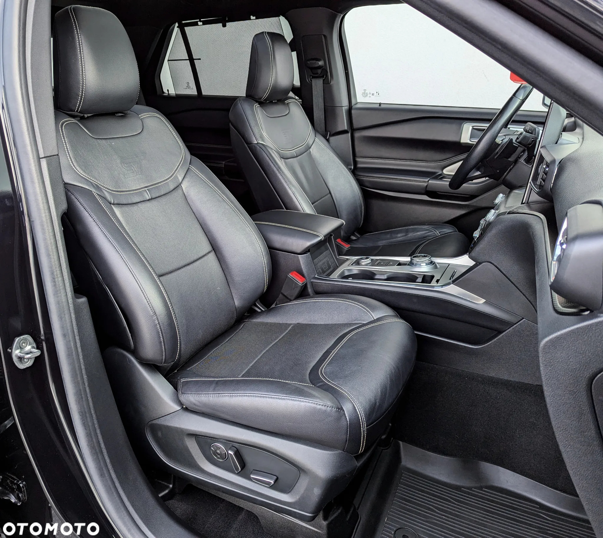 Ford Explorer EcoBoost Plug-in Hybrid ST-LINE - 15