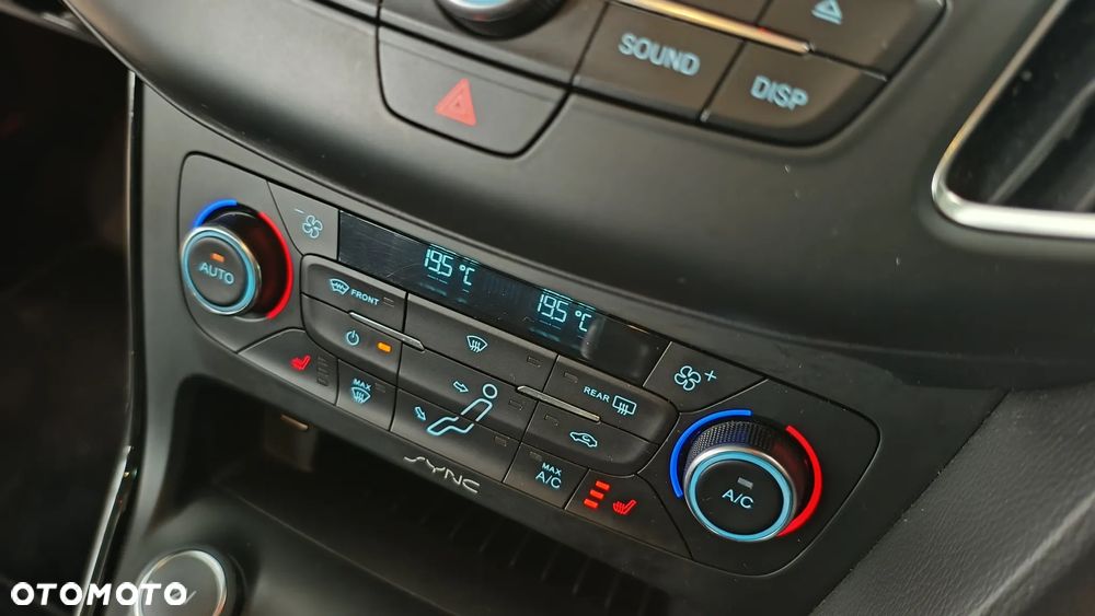 Ford Focus 1.5 EcoBoost Titanium ASS - 24