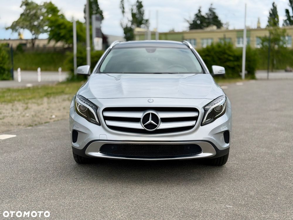 Mercedes-Benz GLA 200 7G-DCT Urban - 4