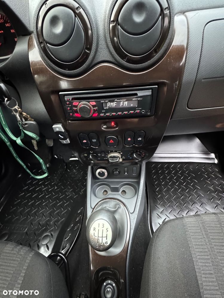 Dacia Duster 1.6 Laureate 4x4 - 7