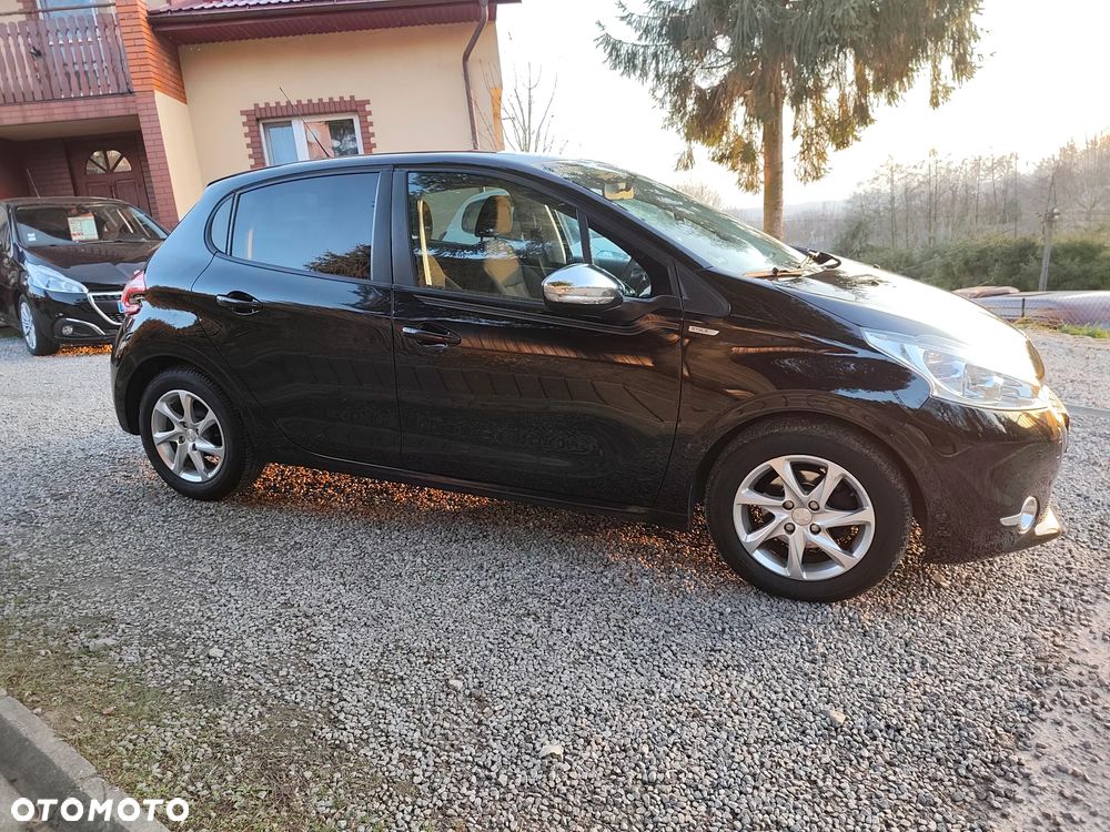 Peugeot 208 82 PureTech Style - 4