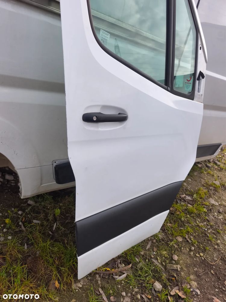 Drzwi prawe przód Mercedes-Benz Sprinter w907 907 910 białe 2018-2025 - 2