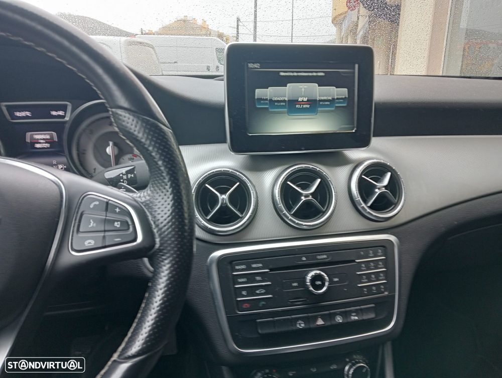 Mercedes-Benz CLA 200 d Shooting Brake Urban Aut. - 10