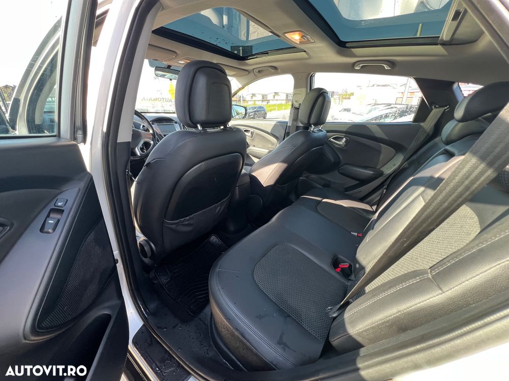 Hyundai ix35 2.0 CRDI 4WD Automatik Style - 11
