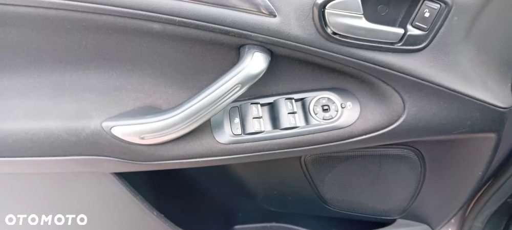 Ford S-Max - 14