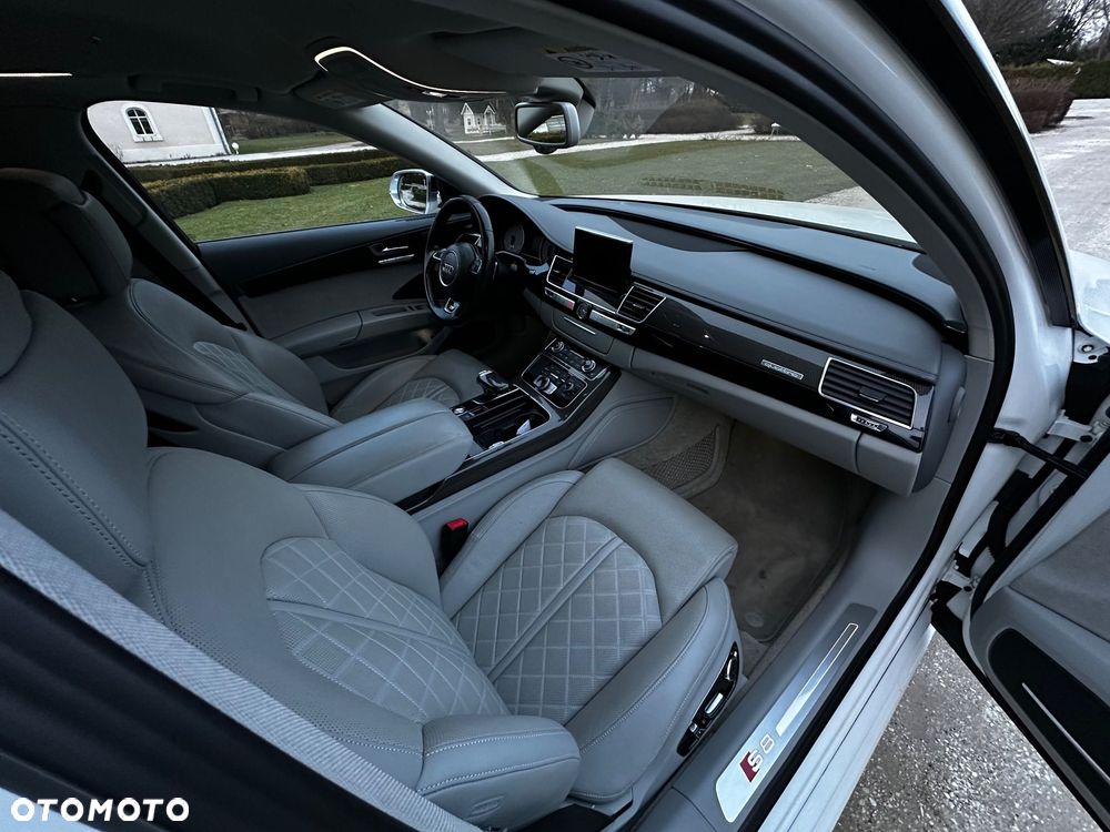 Audi S8 - 13