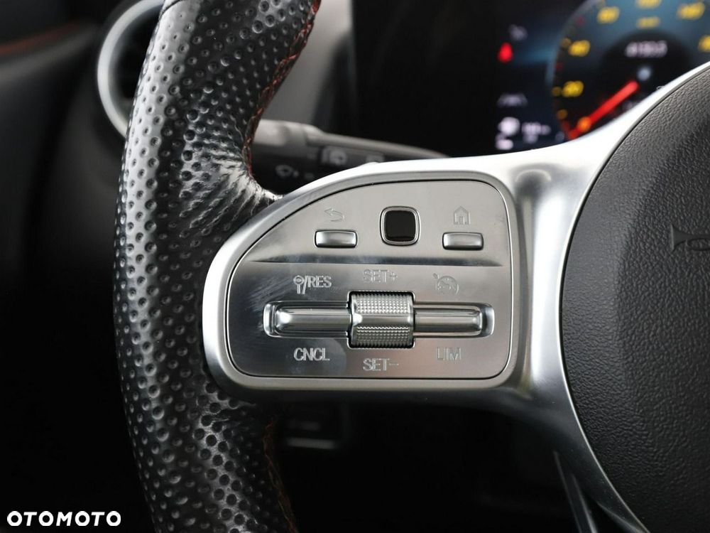 Mercedes-Benz GLB 220 d 4Matic 8G-DCT AMG Line - 34