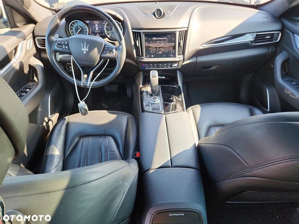 Maserati Levante - 10