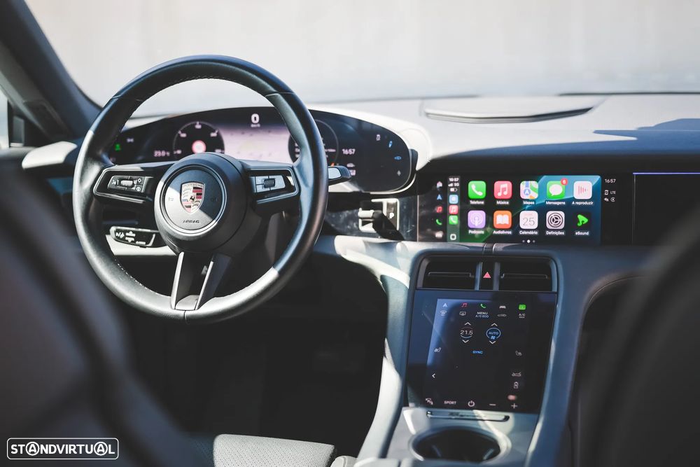 Porsche Taycan 4S - 18