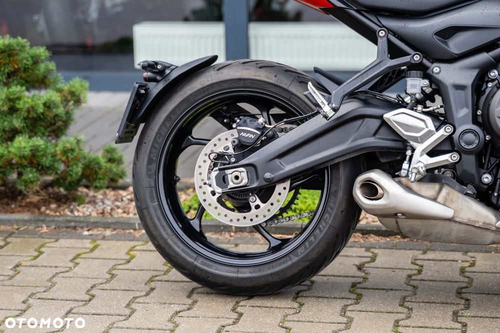 Triumph Trident - 9