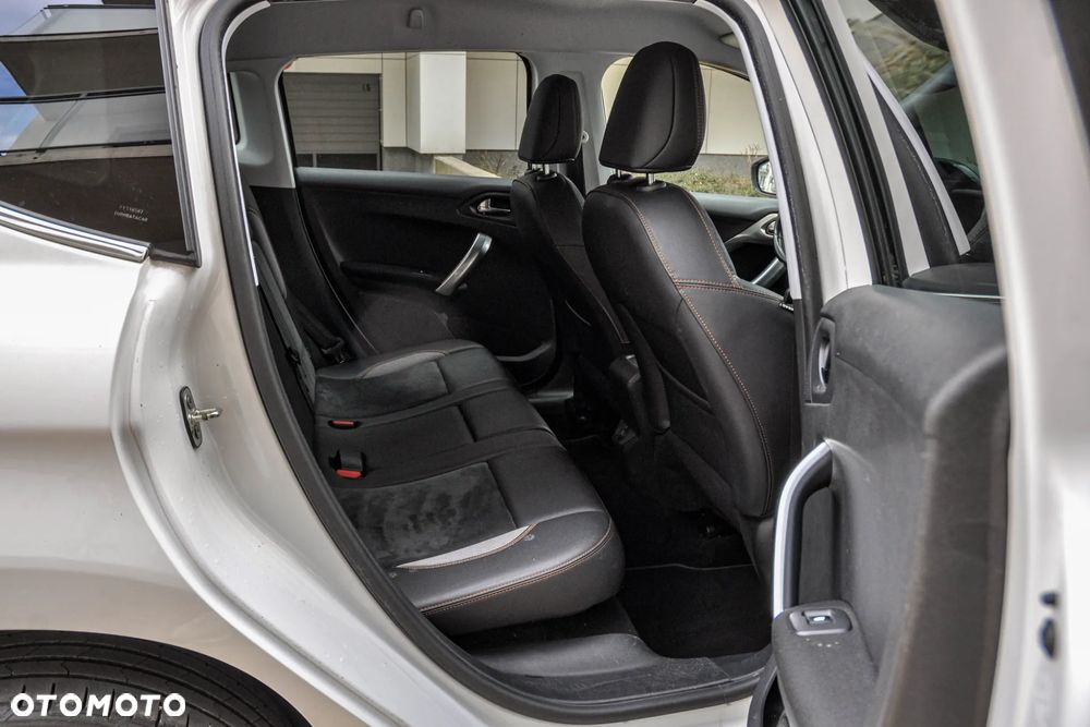 Peugeot 2008 - 12