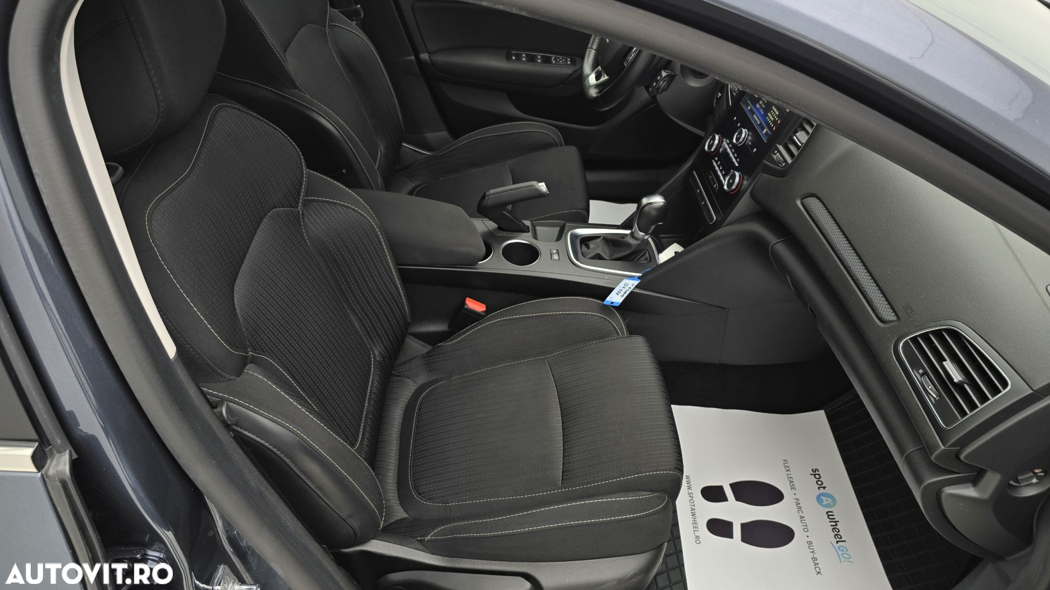 Renault Megane ENERGY dCi EDC Zen - 19