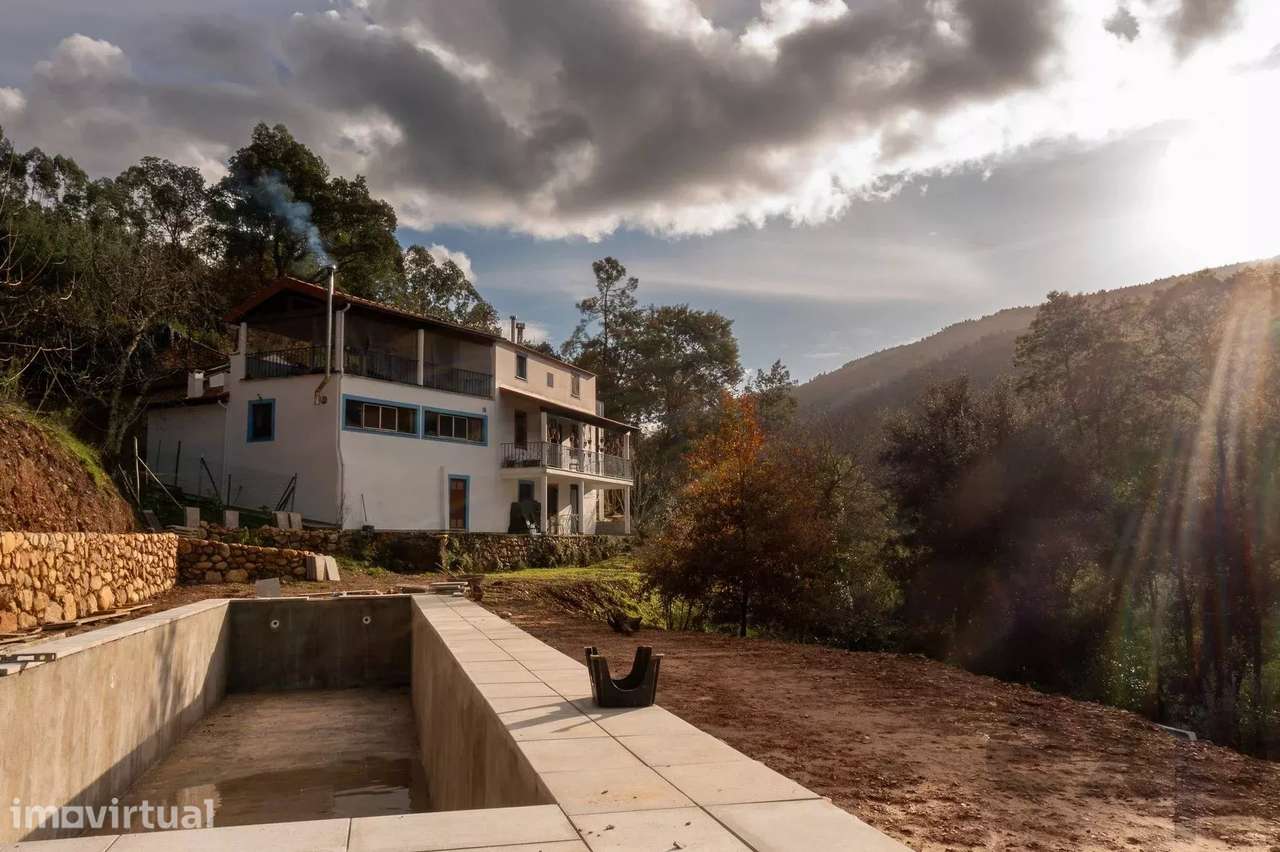 Quinta com 2 casas, 2 ruínas piscina e cerca de 1 hectare de terreno - Grande imagem: 4/60