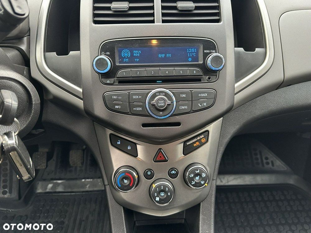 Chevrolet Aveo 1.6 LTZ - 15