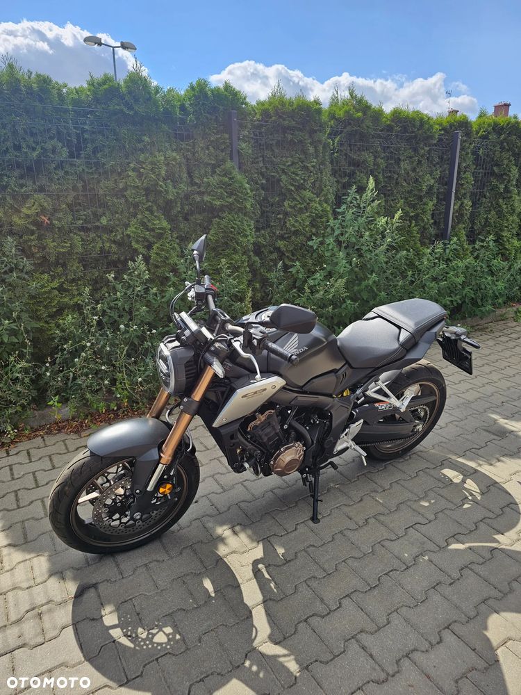 Honda CB - 1